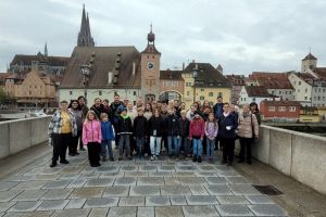 Aussendung_1gruppe steinerne Brücke.jpg